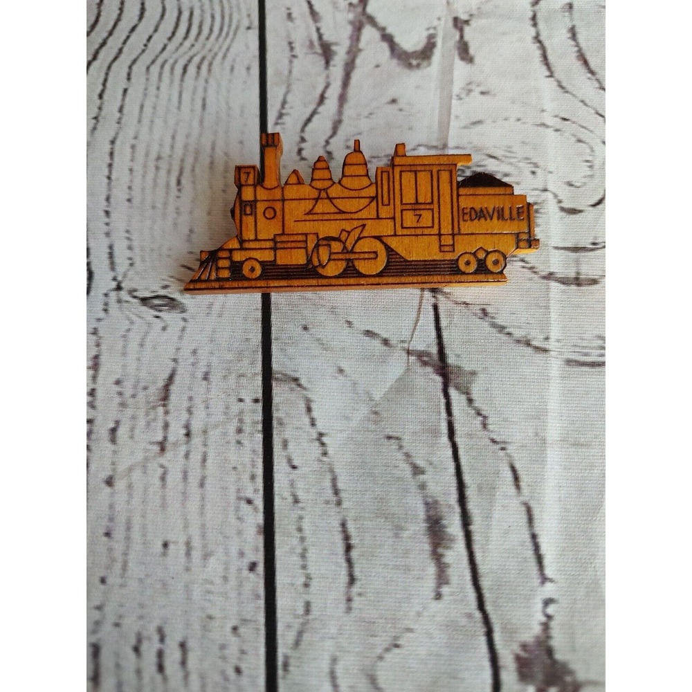 Vintage Carved Wood Souvenir Edaville Locomotive Coal Train Brooch Pin